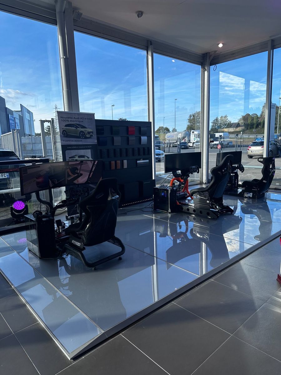 Simulateurs installés en concession automobile lors d'un événement